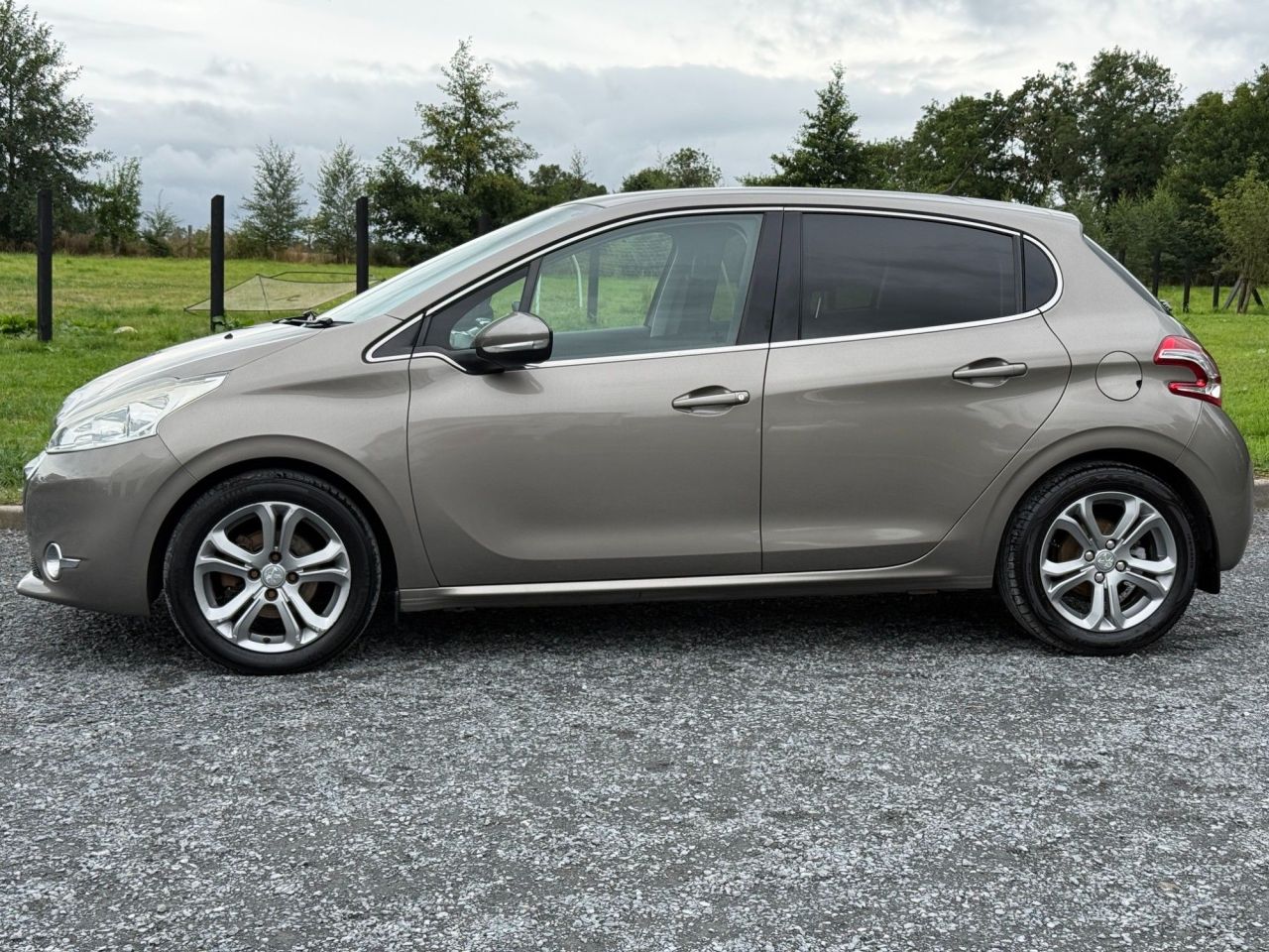 2014 PEUGEOT 1.6 e-HDi Allure Hatchback 5dr Diesel Manual Euro 5 (s/s) (92 ps) - vehicle photo 7 for sale on PureCar