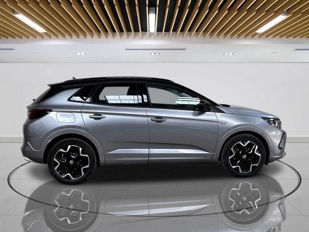 2024 Vauxhall Grandland — image 8