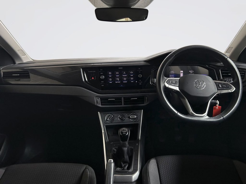2023 Volkswagen Polo — image 3