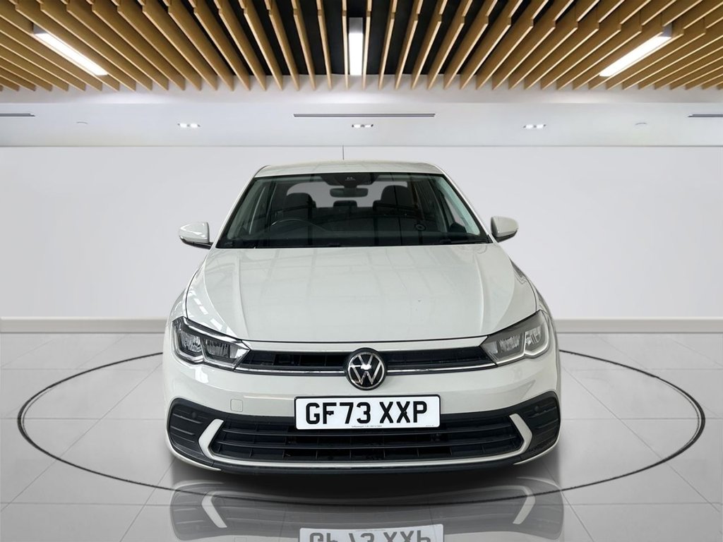 2023 Volkswagen Polo — image 2
