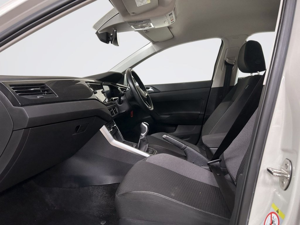 2023 Volkswagen Polo — image 11