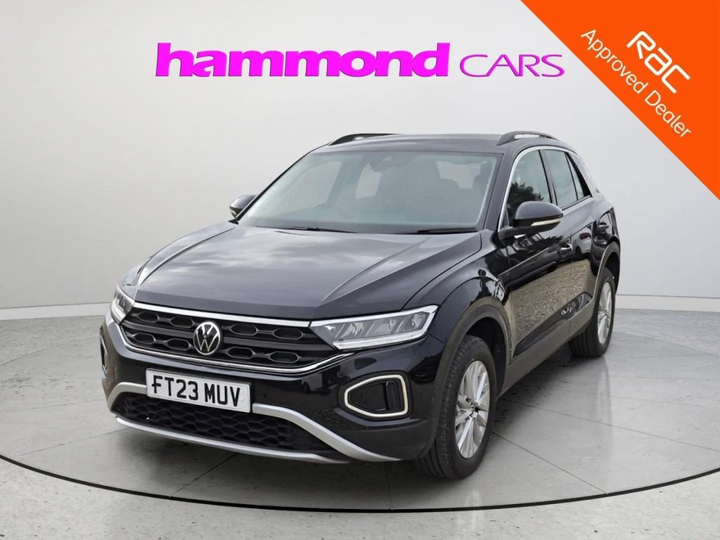 2023 Volkswagen T-Roc — image 1