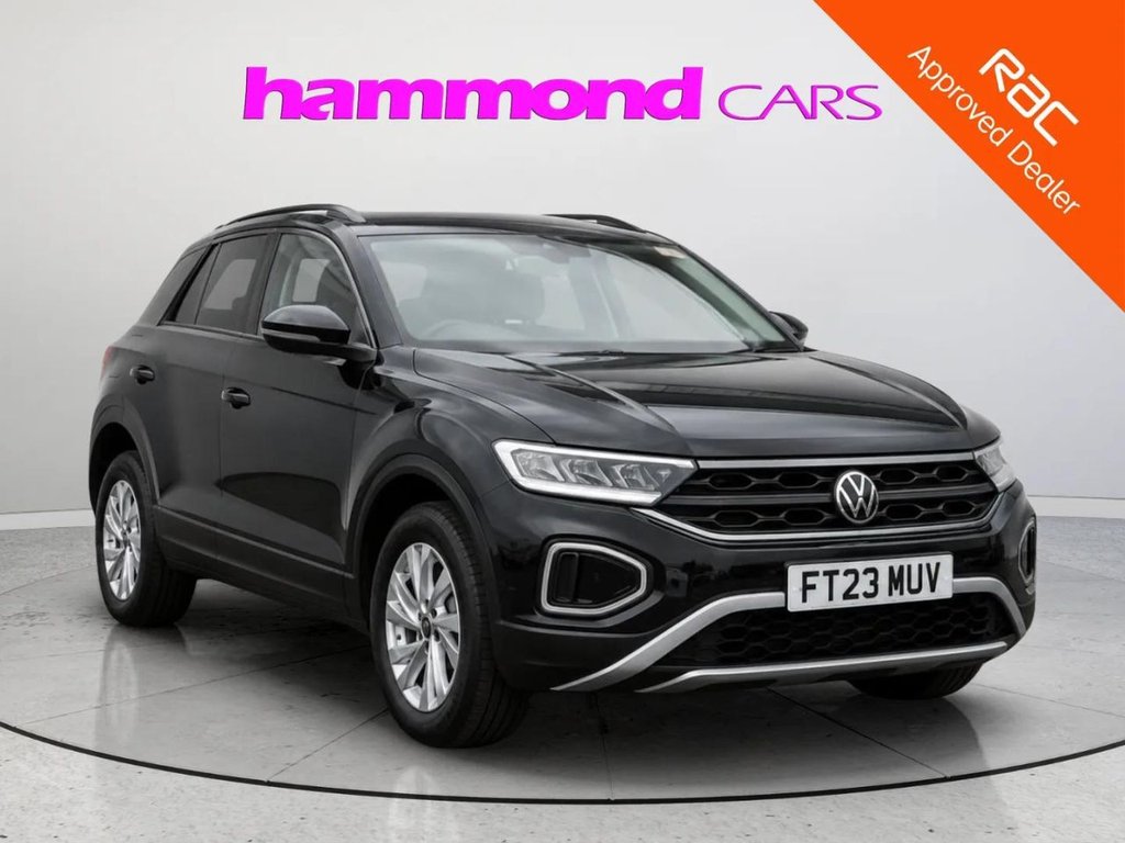 2023 Volkswagen T-Roc — image 4