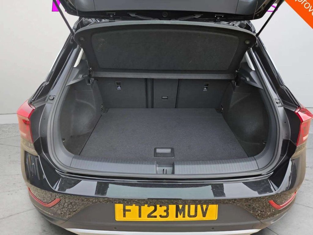 2023 Volkswagen T-Roc — image 6