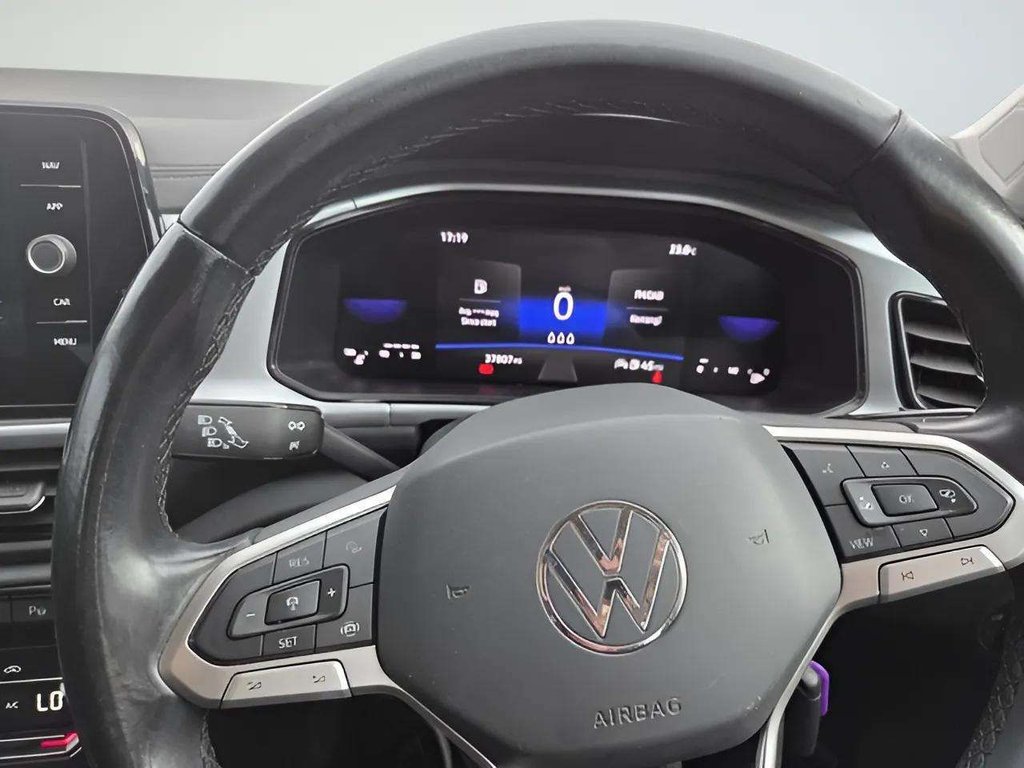 2023 Volkswagen T-Roc — image 10
