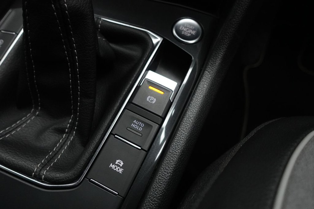 2020 Volkswagen Tiguan — image 34