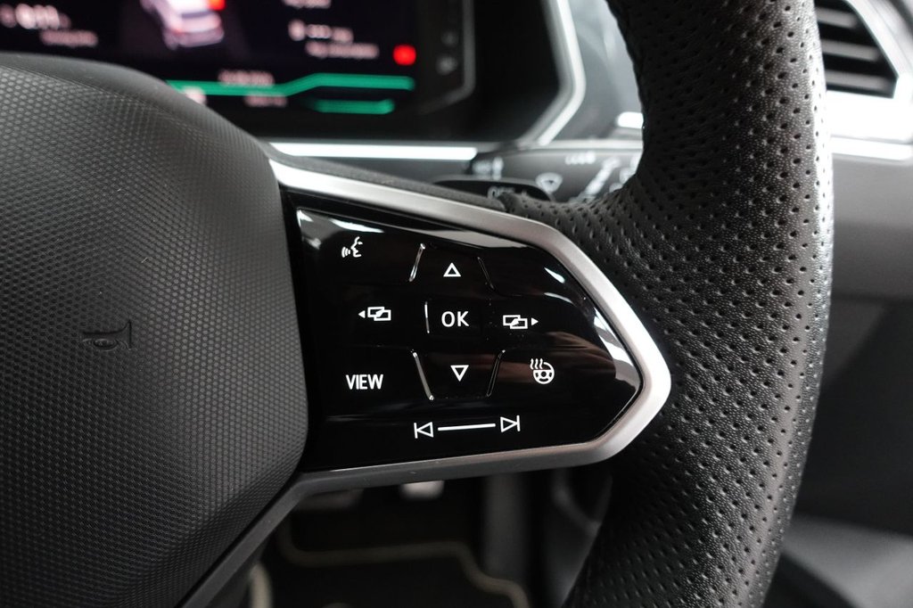 2020 Volkswagen Tiguan — image 25