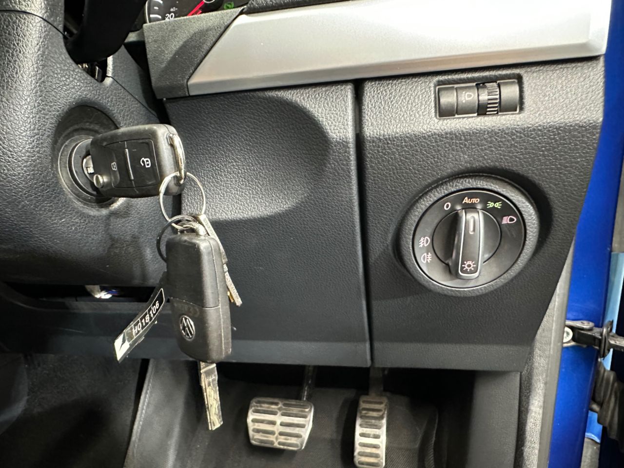 2019 VOLKSWAGEN AMAROK 3.0 TDI V6 Aventura Pickup Double Cab 4dr Diesel Auto 4Motion Euro 6 (s/s) - vehicle photo 17 for sale on PureCar