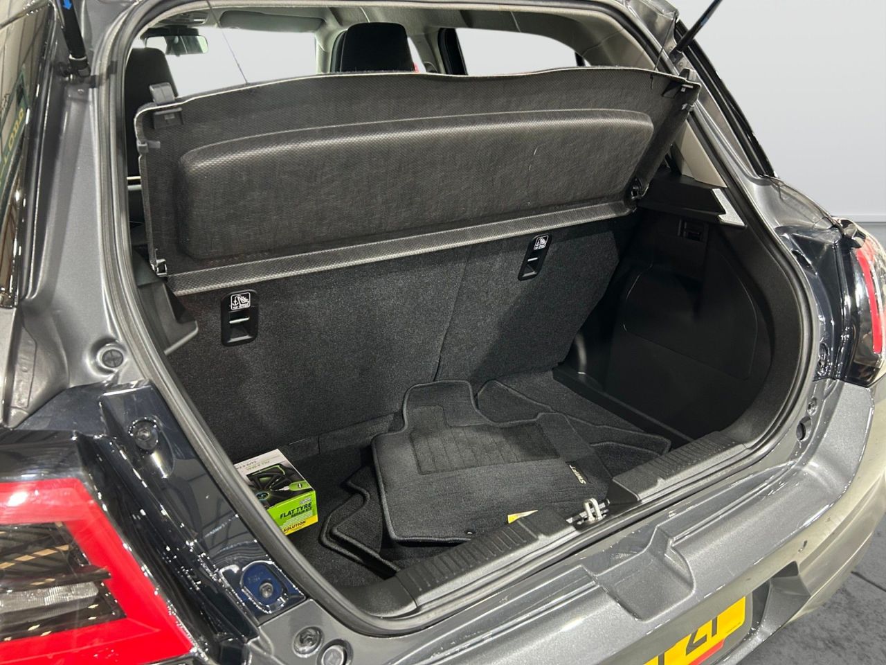 2025 74 SUZUKI SWIFT