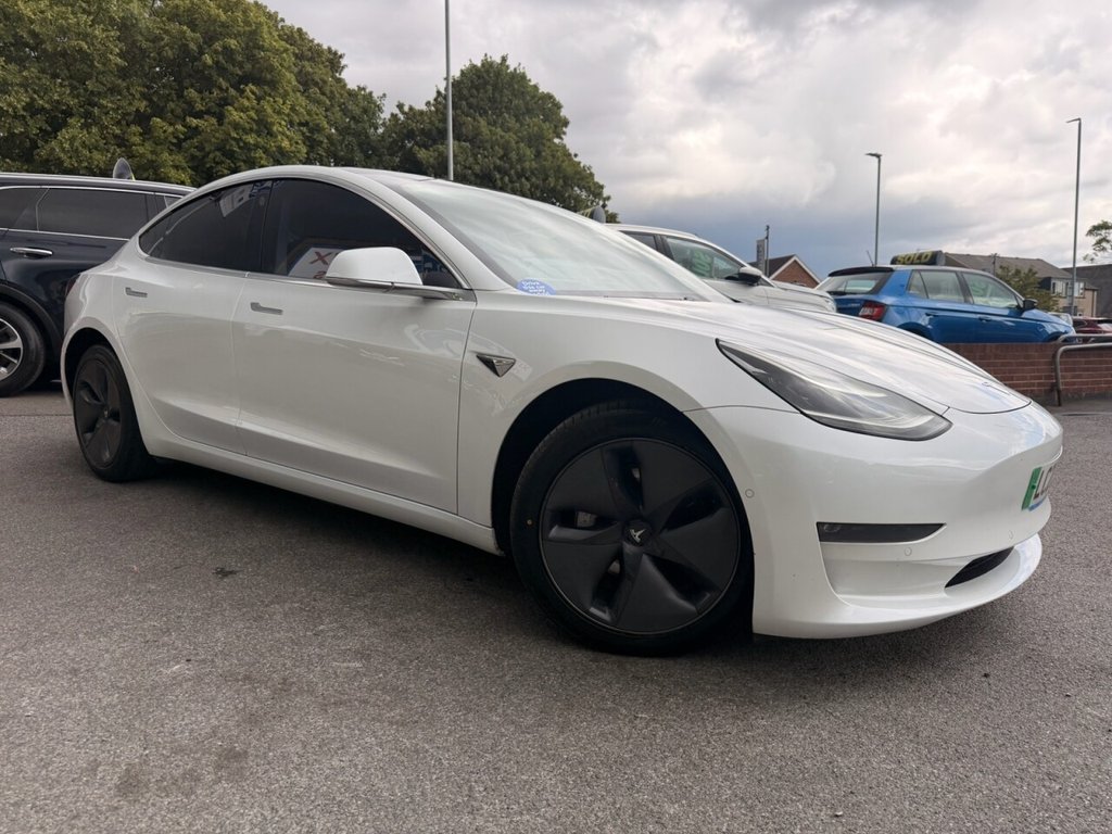 2020 Tesla Model 3 — image 11