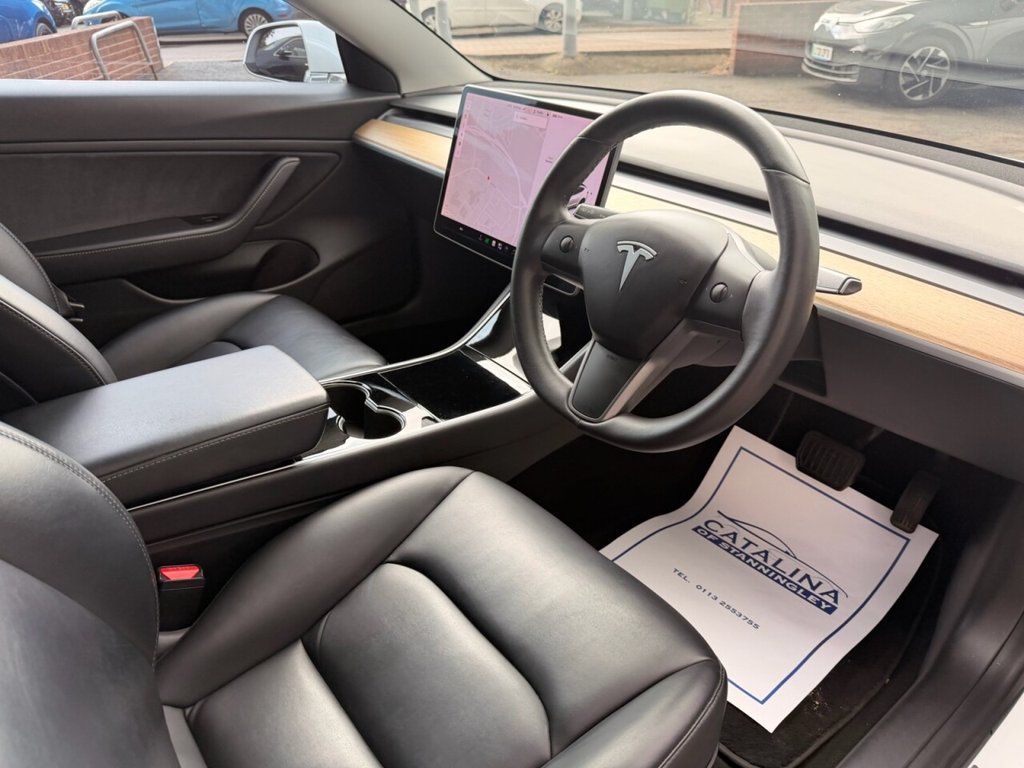 2020 Tesla Model 3 — image 4