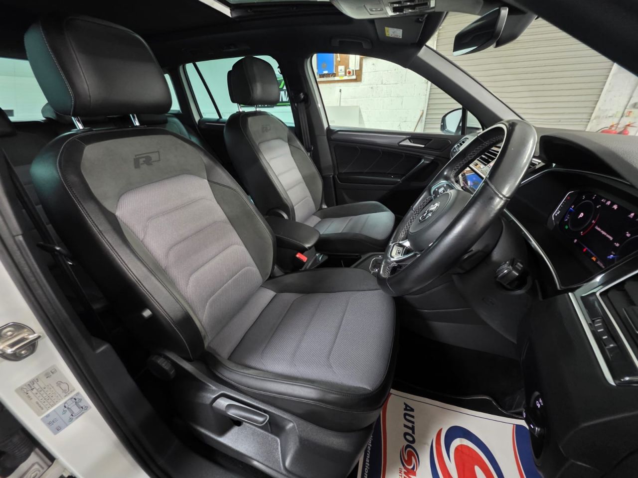 2020 VOLKSWAGEN TIGUAN 2.0 TDI R-Line Tech SUV 5dr Diesel DSG Euro 6 (s/s) (150 ps) 1 Owner from n - vehicle photo 9 for sale on PureCar