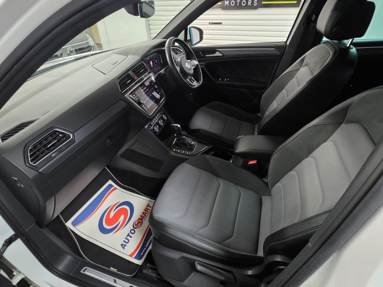 2020 VOLKSWAGEN TIGUAN 2.0 TDI R-Line Tech SUV 5dr Diesel DSG Euro 6 (s/s) (150 ps) 1 Owner from n - vehicle photo 21 for sale on PureCar