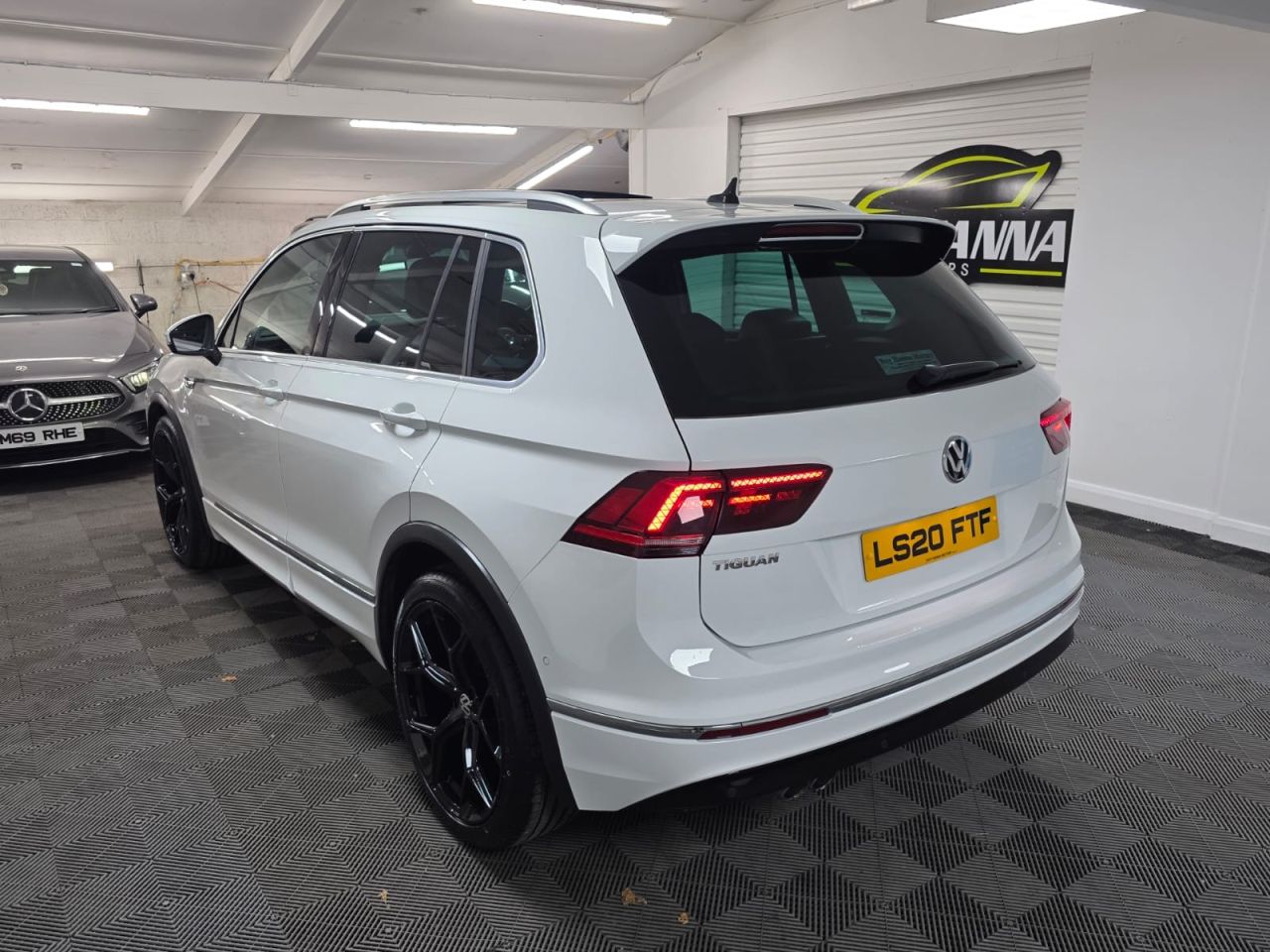2020 VOLKSWAGEN TIGUAN 2.0 TDI R-Line Tech SUV 5dr Diesel DSG Euro 6 (s/s) (150 ps) 1 Owner from n - vehicle photo 28 for sale on PureCar