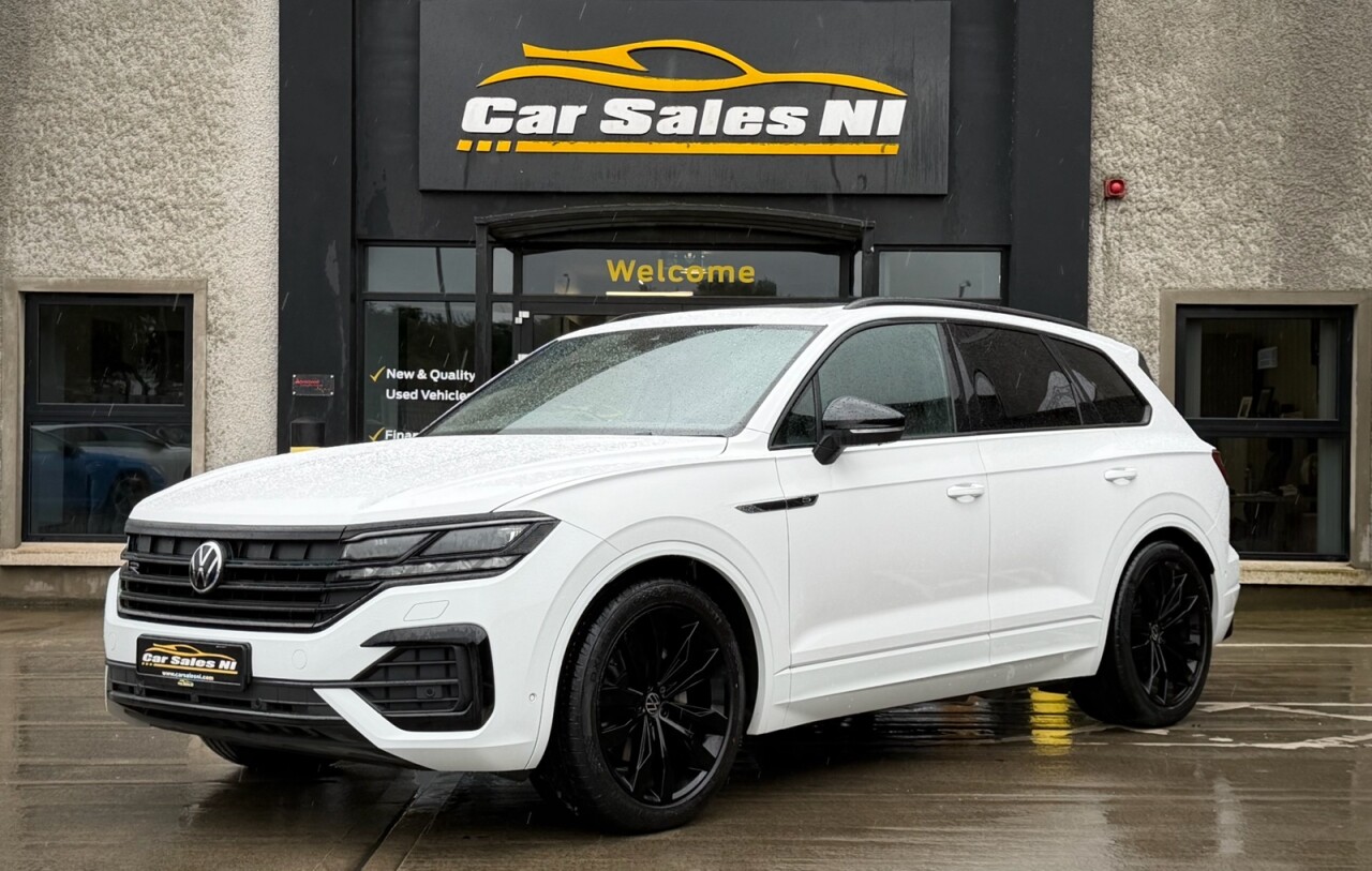 2023 VOLKSWAGEN TOUAREG 3.0 TDI V6 Black Edition SUV 5dr Diesel Tiptronic 4Motion Euro 6 (s/s) (231 - vehicle photo 2 for sale on PureCar