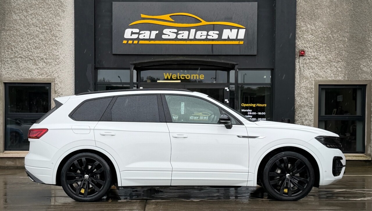 2023 VOLKSWAGEN TOUAREG 3.0 TDI V6 Black Edition SUV 5dr Diesel Tiptronic 4Motion Euro 6 (s/s) (231 - vehicle photo 3 for sale on PureCar