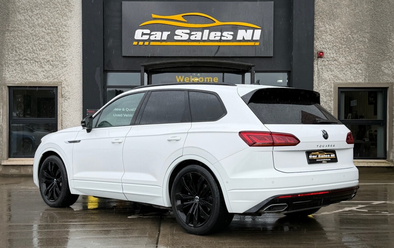 2023 VOLKSWAGEN TOUAREG 3.0 TDI V6 Black Edition SUV 5dr Diesel Tiptronic 4Motion Euro 6 (s/s) (231 - vehicle photo 5 for sale on PureCar