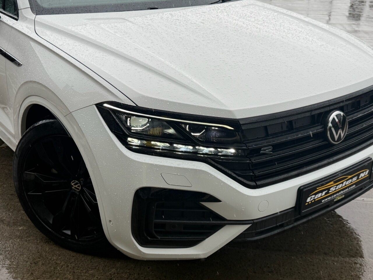 2023 VOLKSWAGEN TOUAREG 3.0 TDI V6 Black Edition SUV 5dr Diesel Tiptronic 4Motion Euro 6 (s/s) (231 - vehicle photo 6 for sale on PureCar
