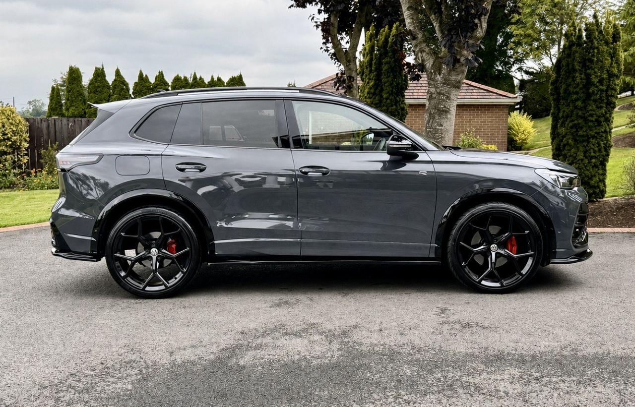 2025 VOLKSWAGEN TIGUAN 2.0 TDI R-Line SUV 5dr Diesel DSG Euro 6 (s/s) (150 ps) - vehicle photo 9 for sale on PureCar