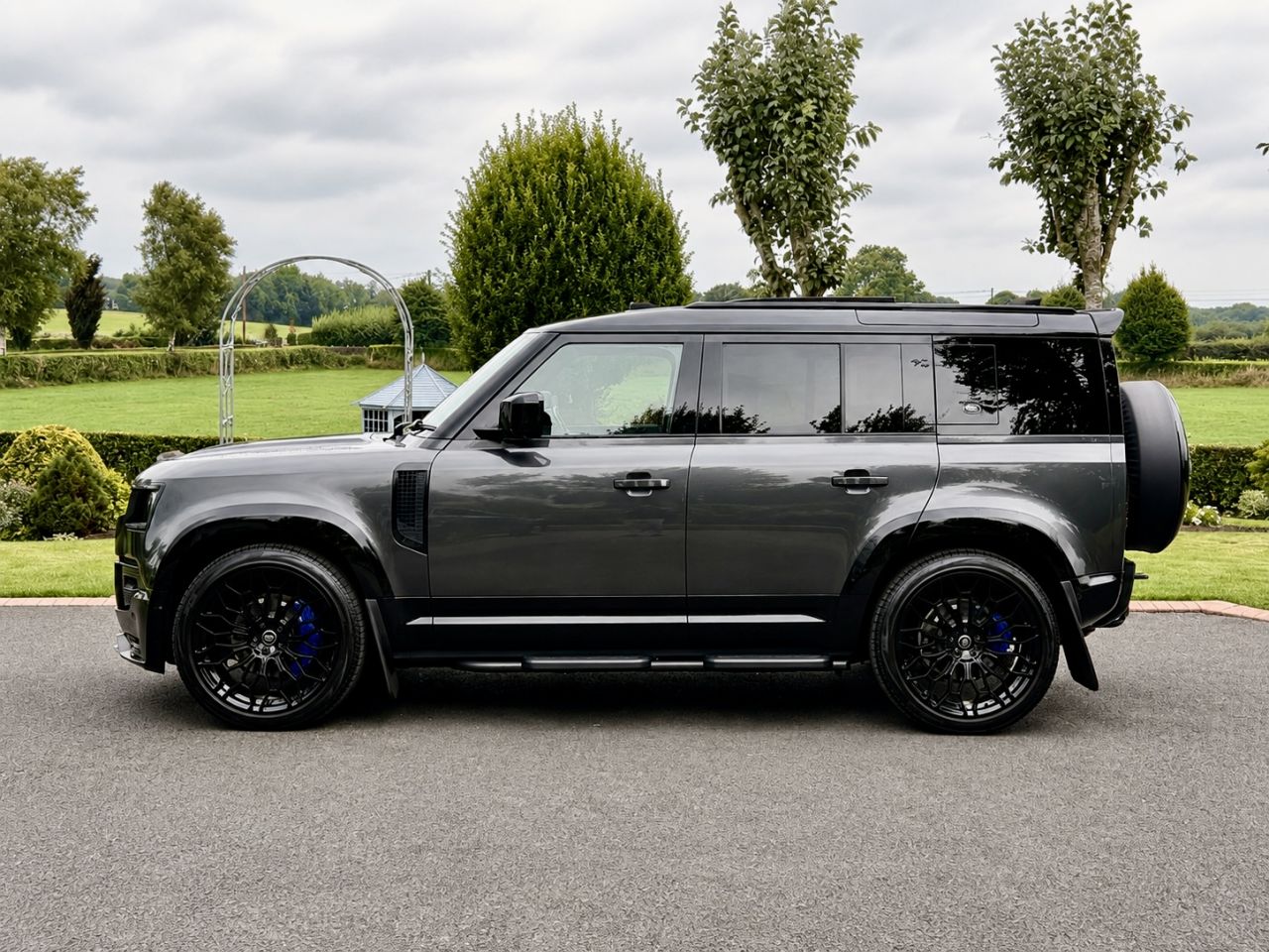 2023 LAND ROVER DEFENDER 110 3.0 D300 MHEV X-Dynamic HSE SUV 5dr Diesel Auto 4WD Euro 6 (s/s) (300 ps) - vehicle photo 5 for sale on PureCar