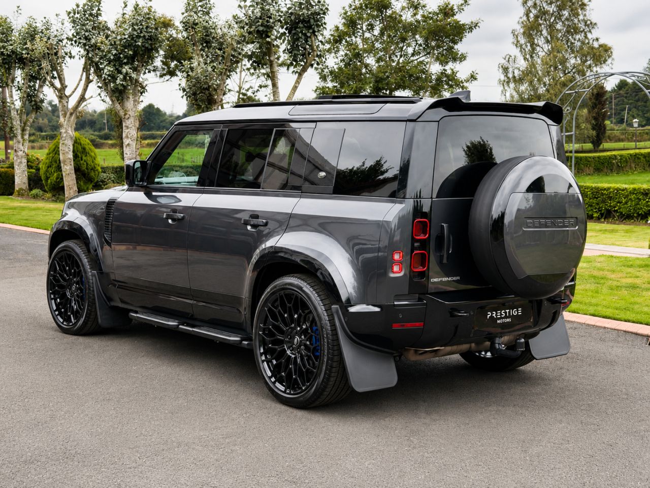 2023 LAND ROVER DEFENDER 110 3.0 D300 MHEV X-Dynamic HSE SUV 5dr Diesel Auto 4WD Euro 6 (s/s) (300 ps) - vehicle photo 6 for sale on PureCar