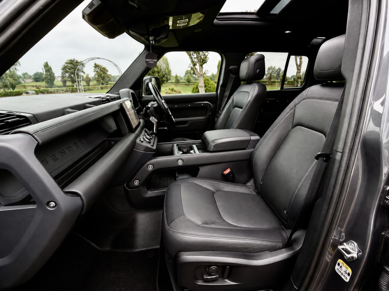 2023 LAND ROVER DEFENDER 110 3.0 D300 MHEV X-Dynamic HSE SUV 5dr Diesel Auto 4WD Euro 6 (s/s) (300 ps) - vehicle photo 13 for sale on PureCar