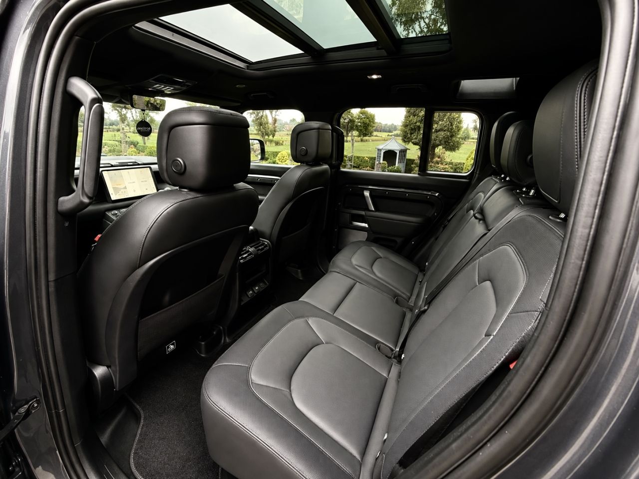 2023 LAND ROVER DEFENDER 110 3.0 D300 MHEV X-Dynamic HSE SUV 5dr Diesel Auto 4WD Euro 6 (s/s) (300 ps) - vehicle photo 14 for sale on PureCar