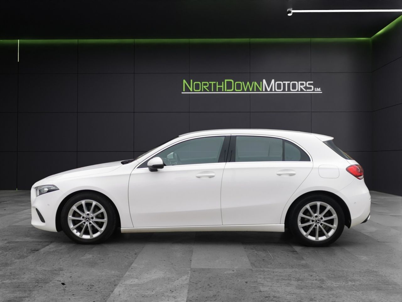 2019 MERCEDES A CLASS 1.5 A180d Sport (Executive) Hatchback 5dr Diesel 7G-DCT Euro 6 (s/s) (116 p - vehicle photo 3 for sale on PureCar