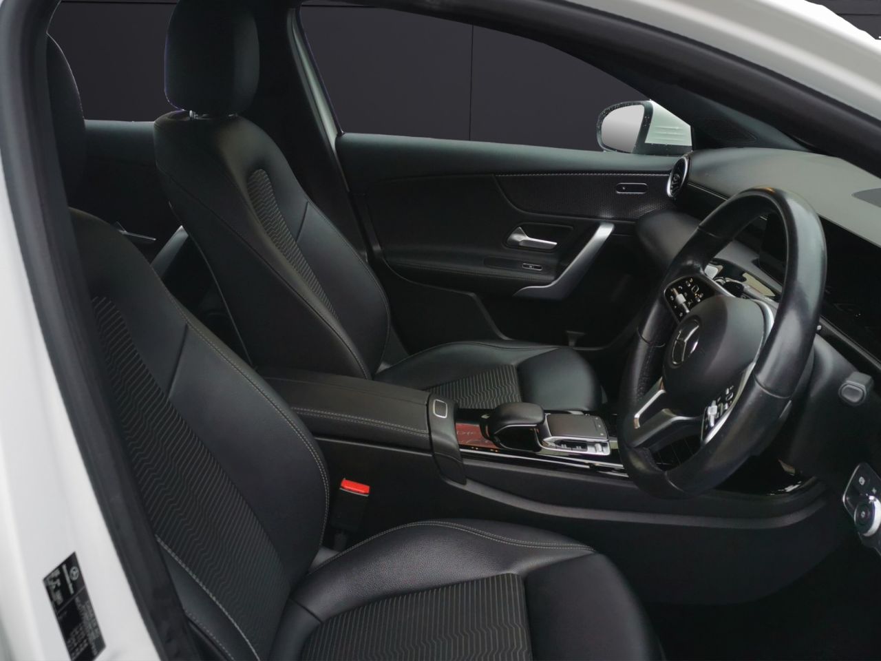 2019 MERCEDES A CLASS 1.5 A180d Sport (Executive) Hatchback 5dr Diesel 7G-DCT Euro 6 (s/s) (116 p - vehicle photo 9 for sale on PureCar