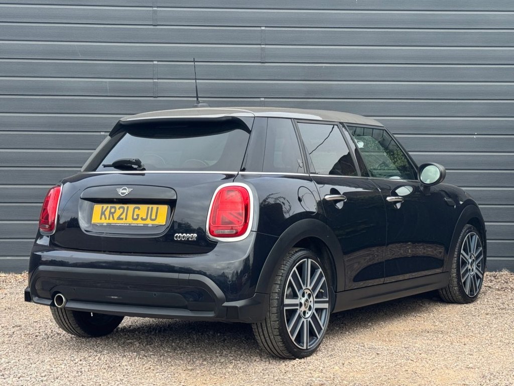 2021 MINI Hatch — image 6