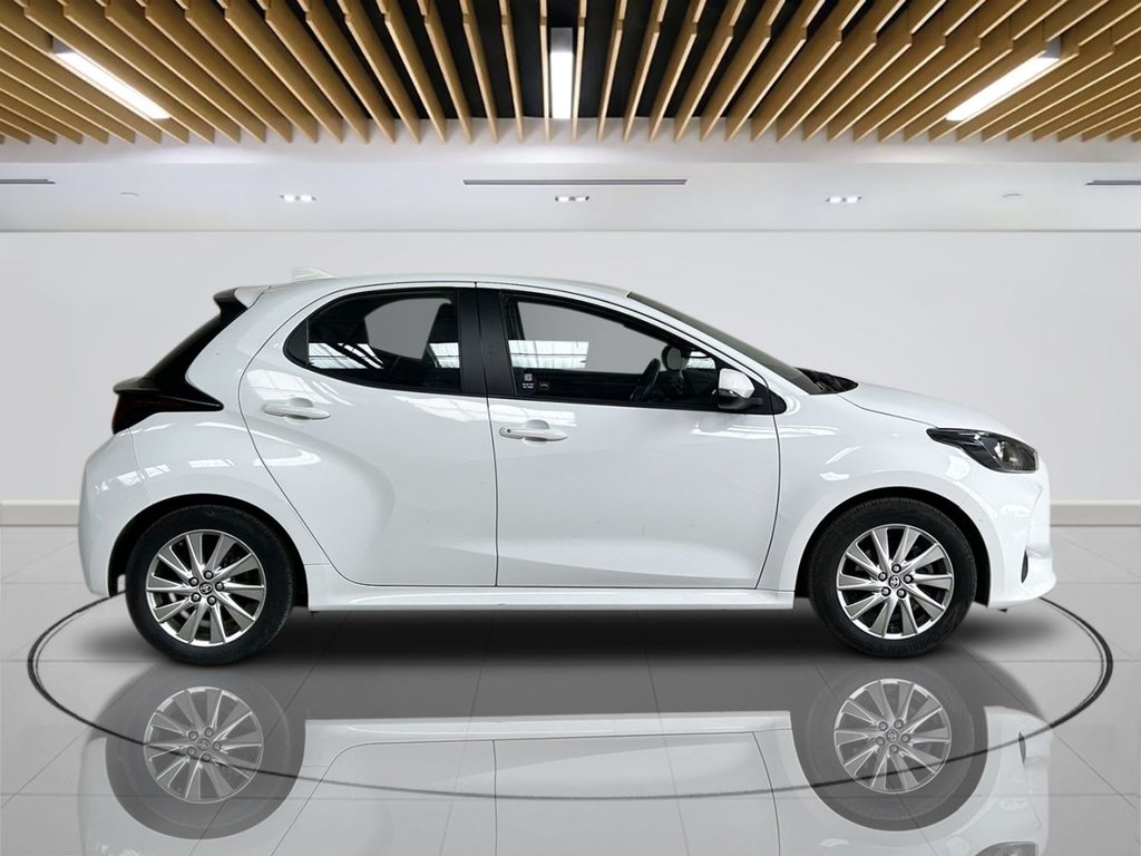 2024 Toyota Yaris — image 9