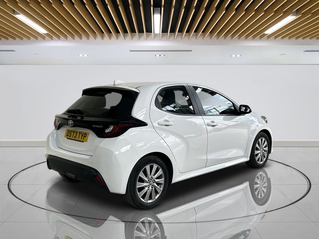 2024 Toyota Yaris — image 8