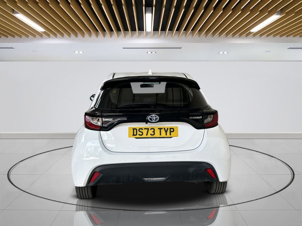 2024 Toyota Yaris — image 7