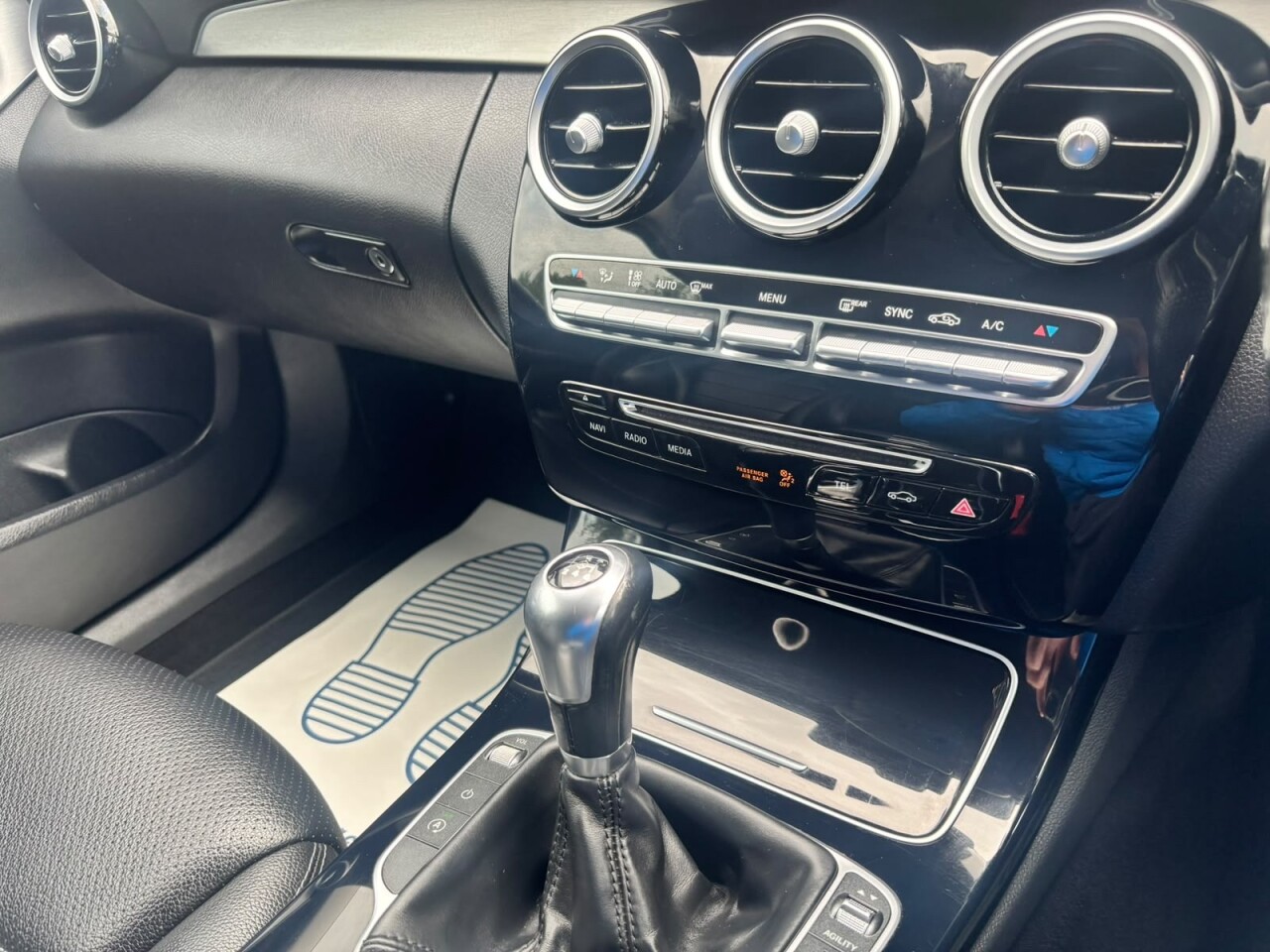 2015 MERCEDES C CLASS 2.1 C220 BlueTEC Sport Estate 5dr Diesel Manual Euro 6 (s/s) (170 ps) - vehicle photo 14 for sale on PureCar