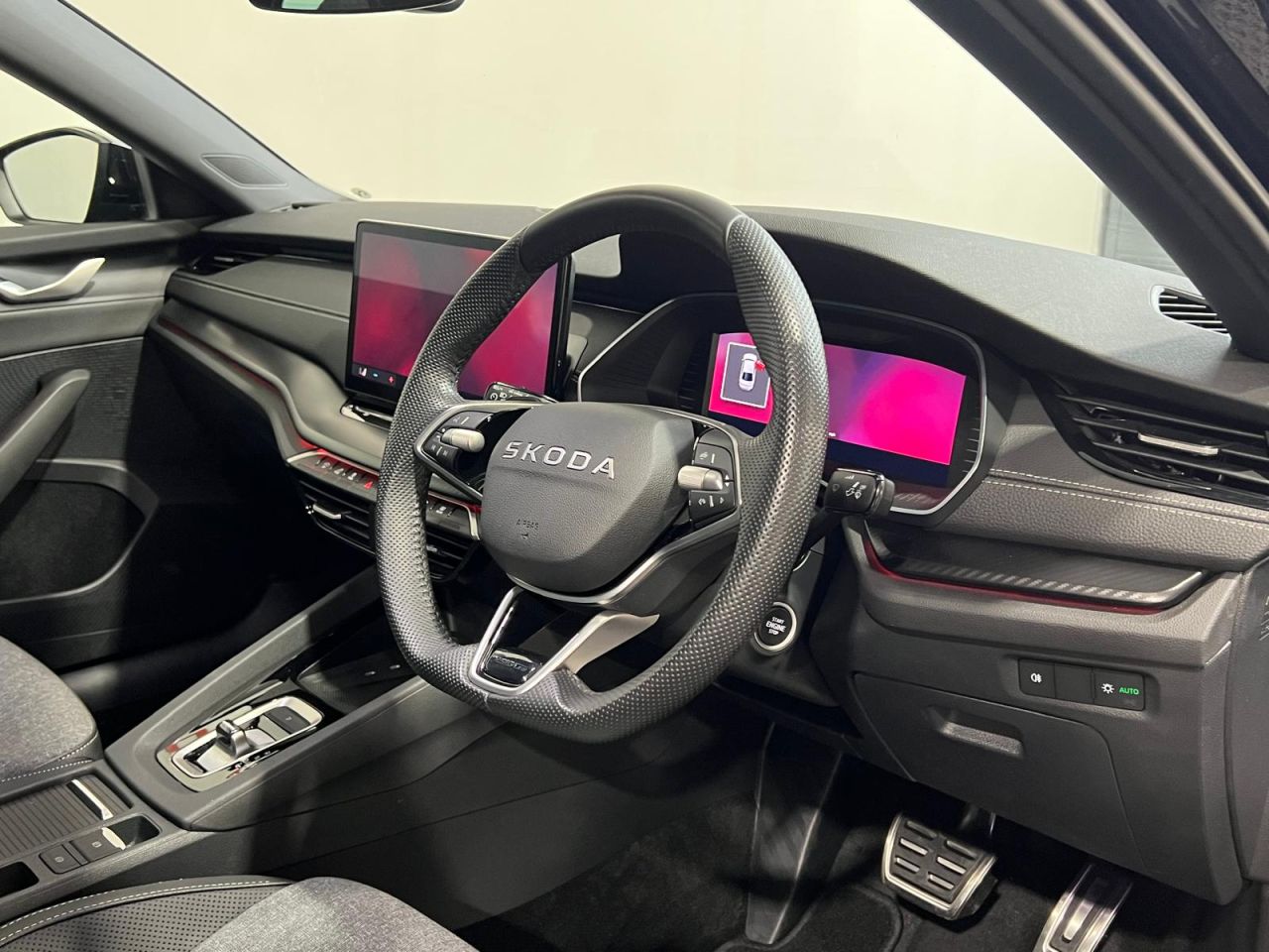 2026 SKODA OCTAVIA 2.0 TDI SportLine Hatchback 5dr Diesel DSG Euro 6 (s/s) (150 ps) VAT Q - CH - vehicle photo 10 for sale on PureCar