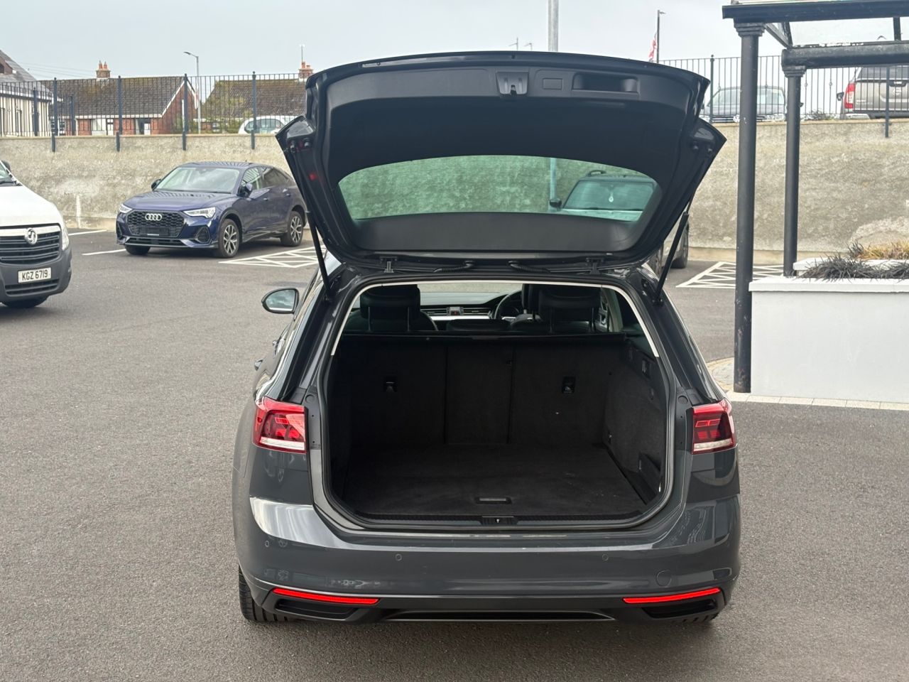 2021 VOLKSWAGEN PASSAT 2.0 TDI EVO SEL Estate 5dr Diesel Manual Euro 6 (s/s) (150 ps) - vehicle photo 8 for sale on PureCar