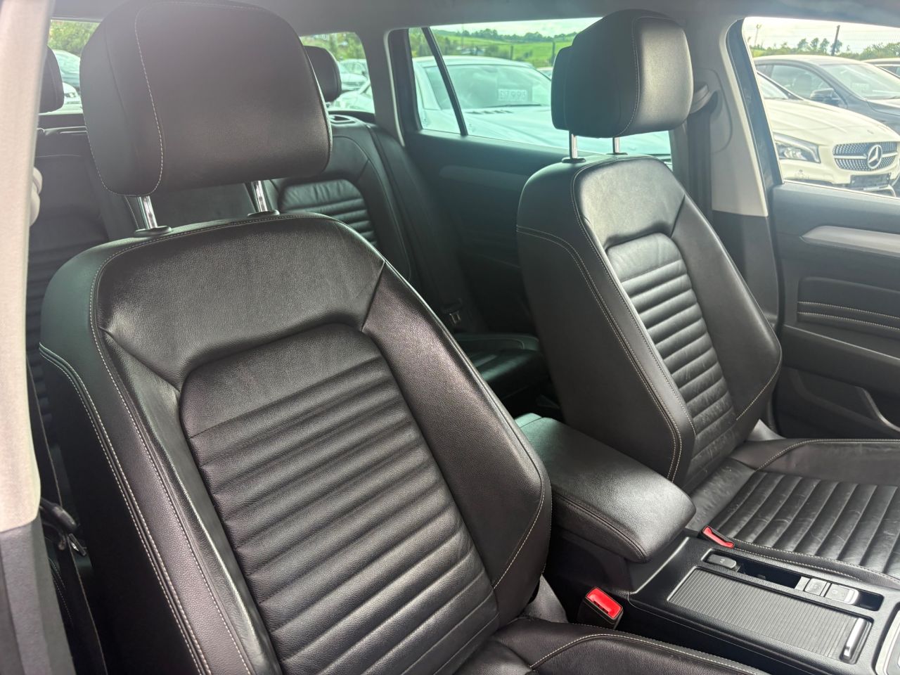 2021 VOLKSWAGEN PASSAT 2.0 TDI EVO SEL Estate 5dr Diesel Manual Euro 6 (s/s) (150 ps) - vehicle photo 11 for sale on PureCar