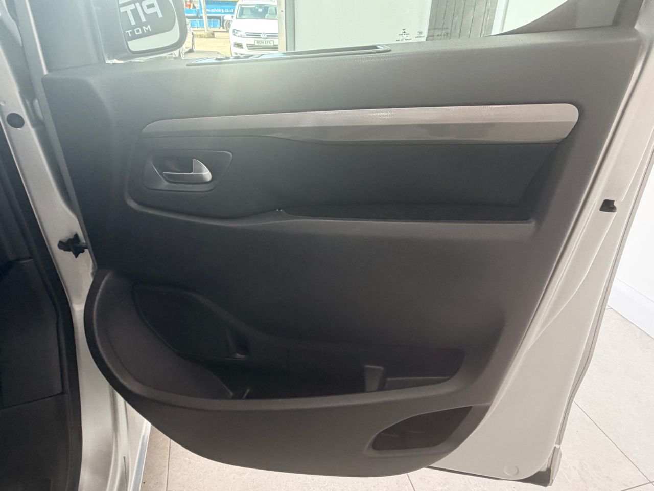 2017 CITROEN SPACETOURER 1.6 BlueHDi Feel M MPV 5dr Diesel Manual MWB Euro 6 (s/s) (115 ps) - vehicle photo 24 for sale on PureCar