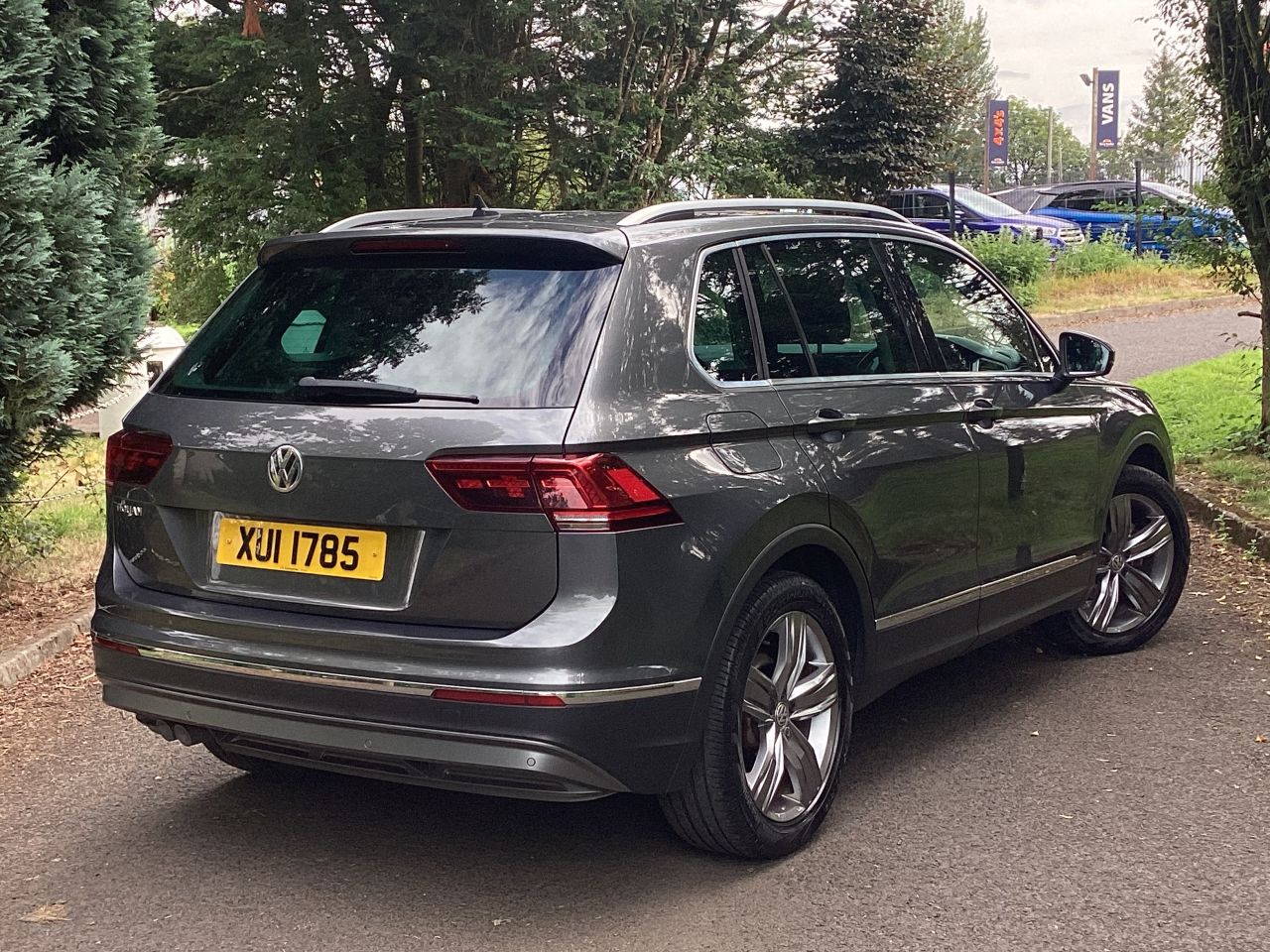 2019 VOLKSWAGEN TIGUAN 2.0 TDI SEL SUV 5dr Diesel Manual Euro 6 (s/s) (150 ps) - vehicle photo 2 for sale on PureCar
