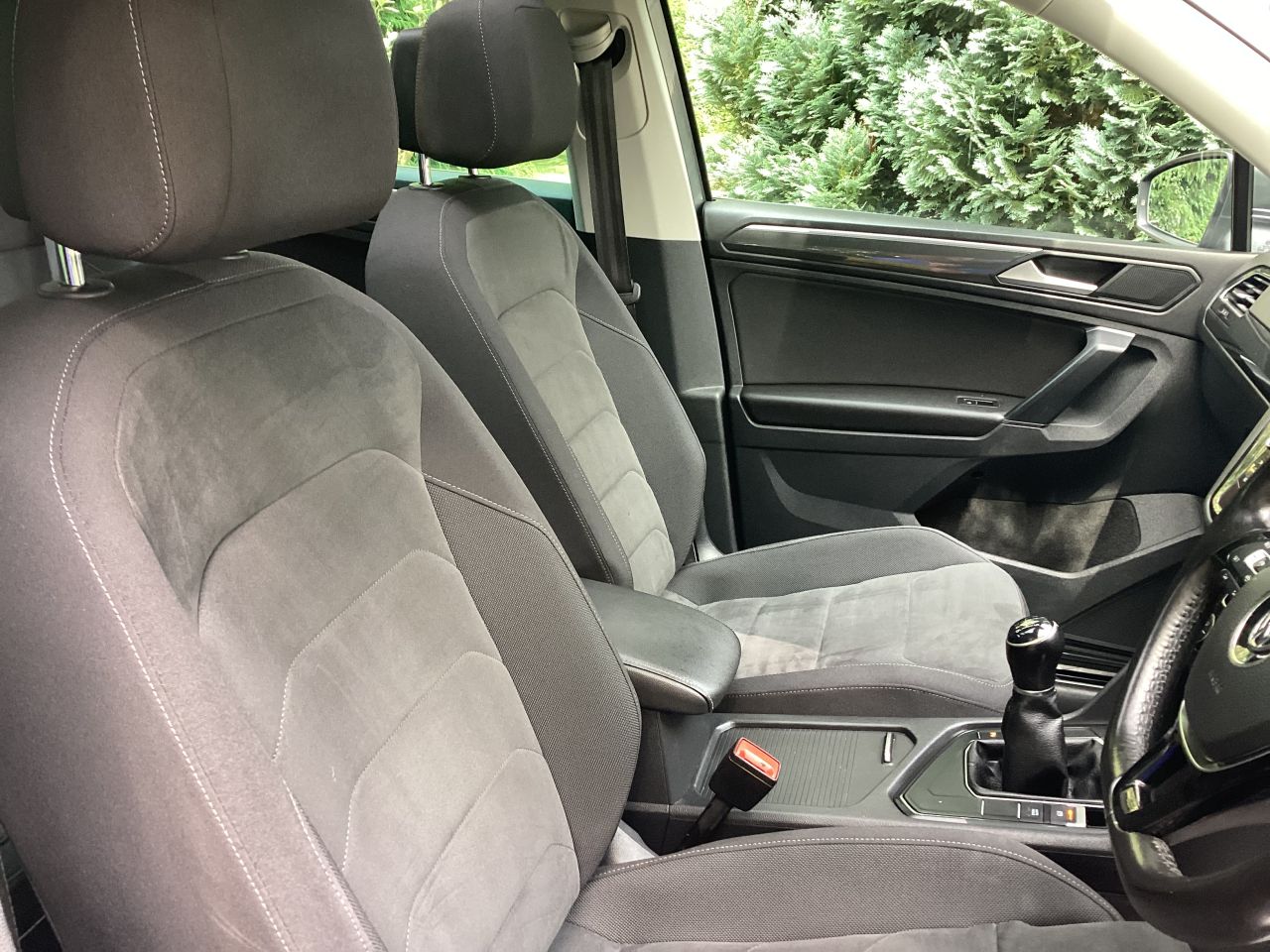 2019 VOLKSWAGEN TIGUAN 2.0 TDI SEL SUV 5dr Diesel Manual Euro 6 (s/s) (150 ps) - vehicle photo 18 for sale on PureCar