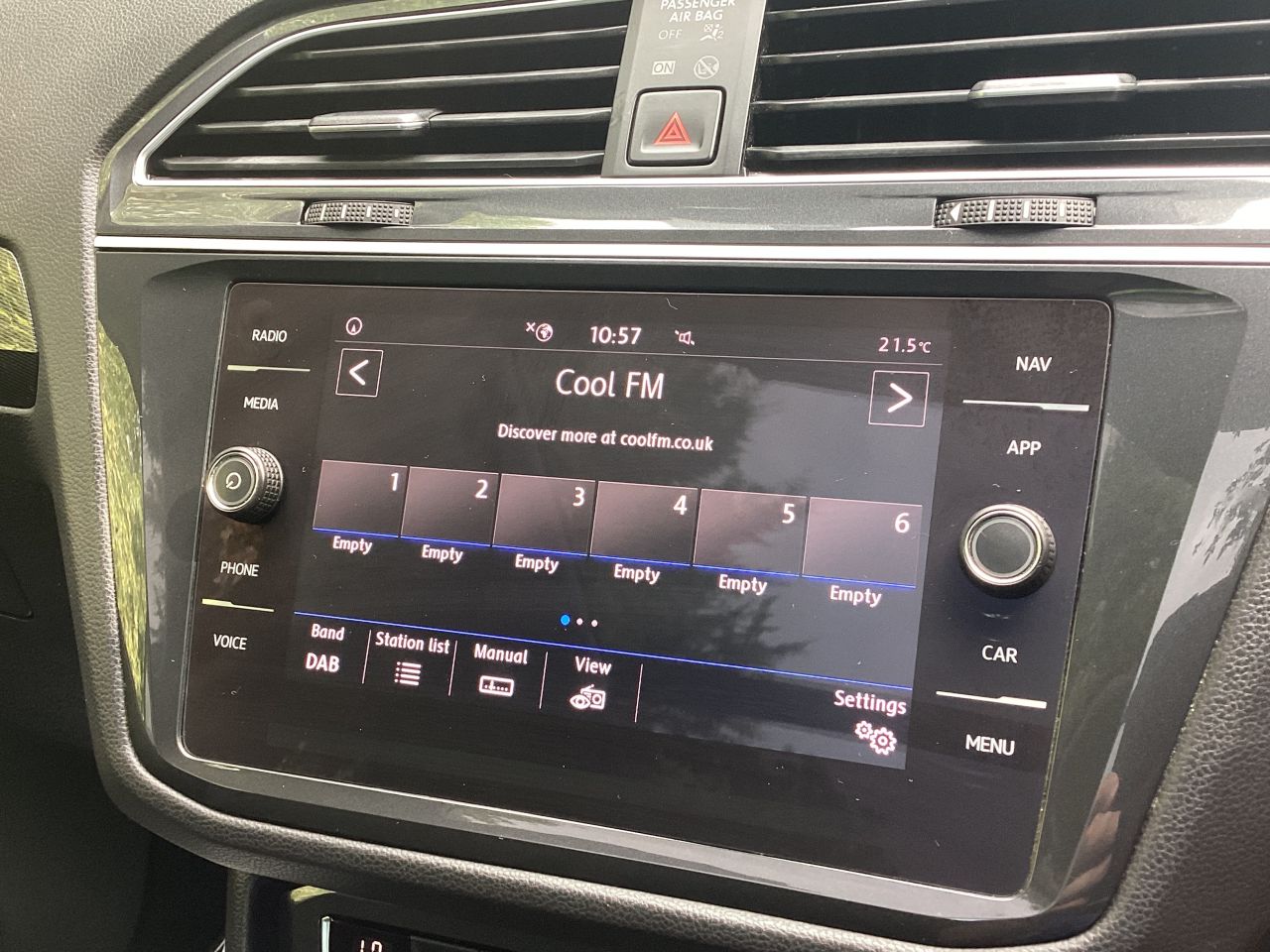 2019 VOLKSWAGEN TIGUAN 2.0 TDI SEL SUV 5dr Diesel Manual Euro 6 (s/s) (150 ps) - vehicle photo 21 for sale on PureCar