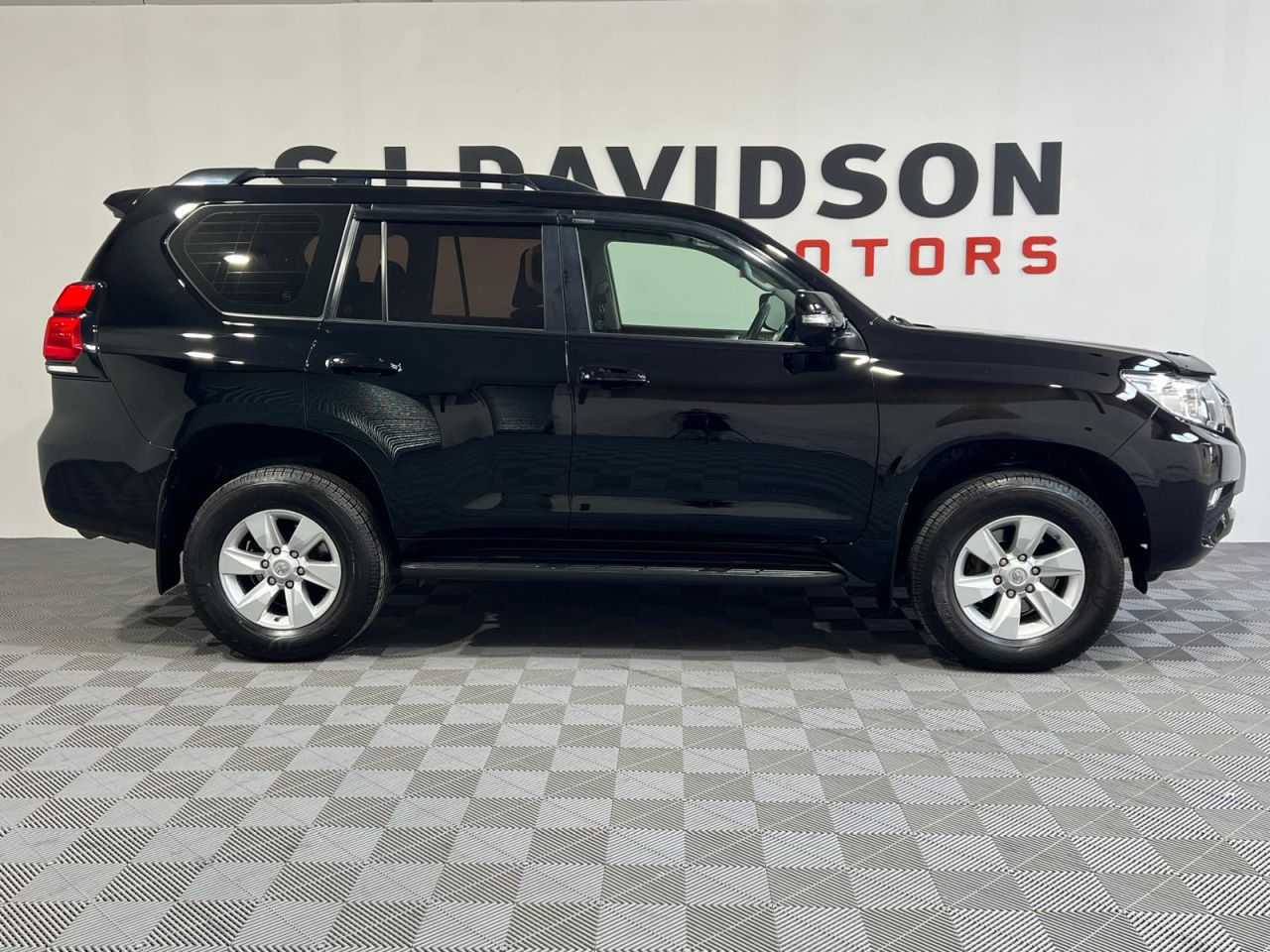 2022 TOYOTA LAND CRUISER 2.8D Active SUV 5dr Diesel Auto 4WD Euro 6 (s/s) (7 Seat) (204 ps) - vehicle photo 7 for sale on PureCar