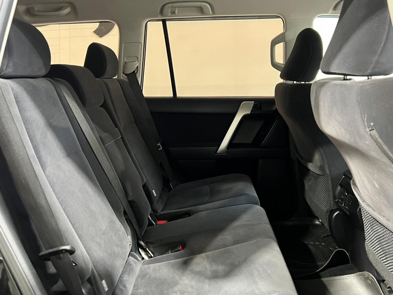 2022 TOYOTA LAND CRUISER 2.8D Active SUV 5dr Diesel Auto 4WD Euro 6 (s/s) (7 Seat) (204 ps) - vehicle photo 11 for sale on PureCar