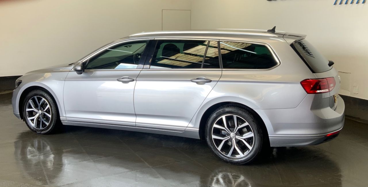 2020 VOLKSWAGEN PASSAT 2.0 TDI EVO SEL Estate 5dr Diesel DSG Euro 6 (s/s) (150 ps) - vehicle photo 3 for sale on PureCar
