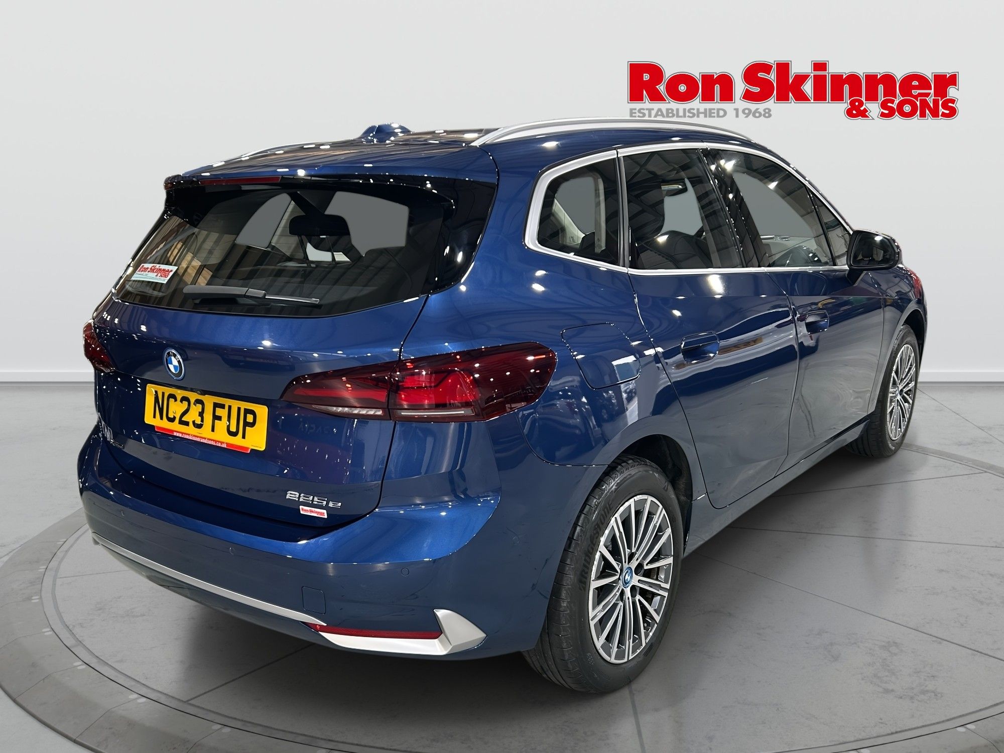 2023 BMW 2 Series Active Tourer — image 3