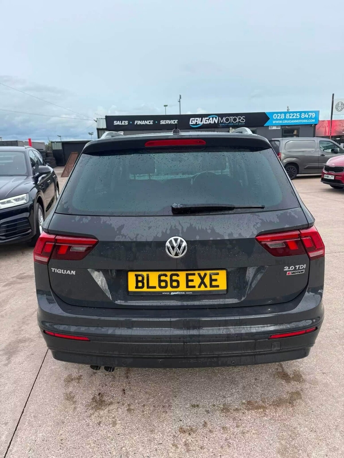 2016 VOLKSWAGEN TIGUAN 2.0 TDI BlueMotion Tech SE Navigation SUV 5dr Diesel Manual 4Motion Euro 6 - vehicle photo 4 for sale on PureCar