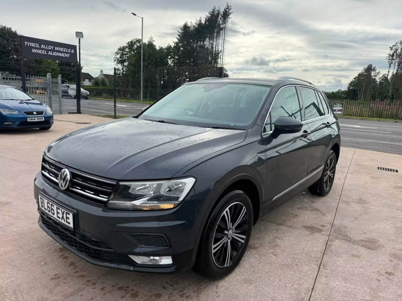2016 VOLKSWAGEN TIGUAN 2.0 TDI BlueMotion Tech SE Navigation SUV 5dr Diesel Manual 4Motion Euro 6 - vehicle photo 6 for sale on PureCar