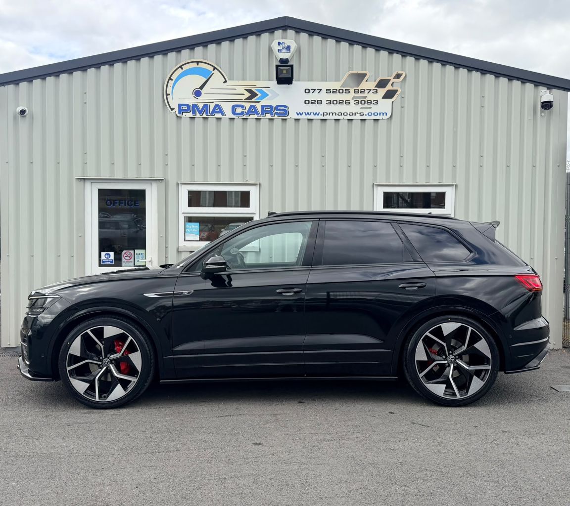 2023 VOLKSWAGEN TOUAREG 3.0 TDI V6 Black Edition SUV 5dr Diesel Tiptronic 4Motion Euro 6 (s/s) (286 - vehicle photo 6 for sale on PureCar