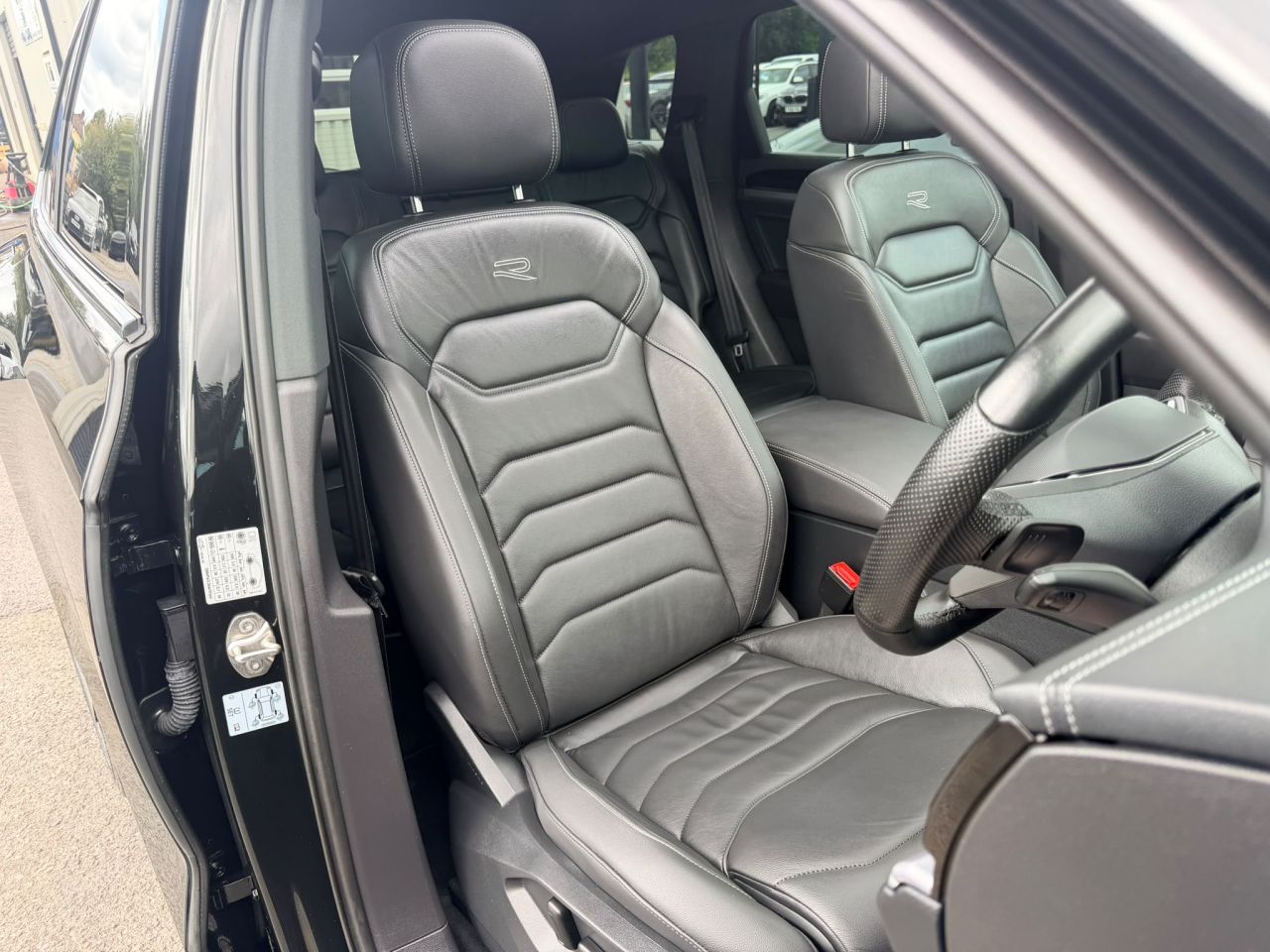 2023 VOLKSWAGEN TOUAREG 3.0 TDI V6 Black Edition SUV 5dr Diesel Tiptronic 4Motion Euro 6 (s/s) (286 - vehicle photo 8 for sale on PureCar