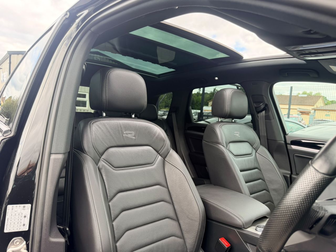 2023 VOLKSWAGEN TOUAREG 3.0 TDI V6 Black Edition SUV 5dr Diesel Tiptronic 4Motion Euro 6 (s/s) (286 - vehicle photo 9 for sale on PureCar